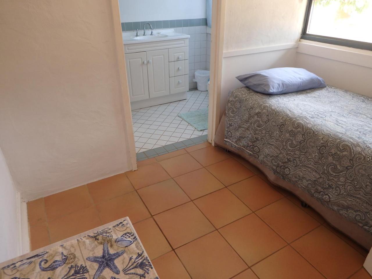 Lazy Lobster Holiday Units & Chalets Port Denison ภายนอก รูปภาพ